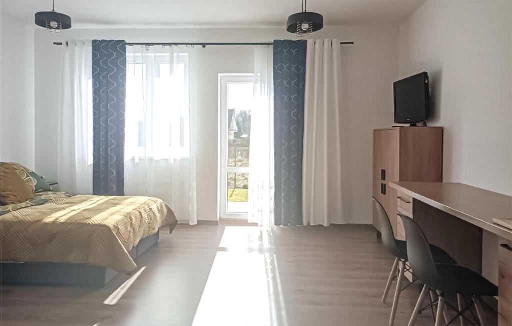 Cozy Apartment In Wilcze With Sauna photo 3