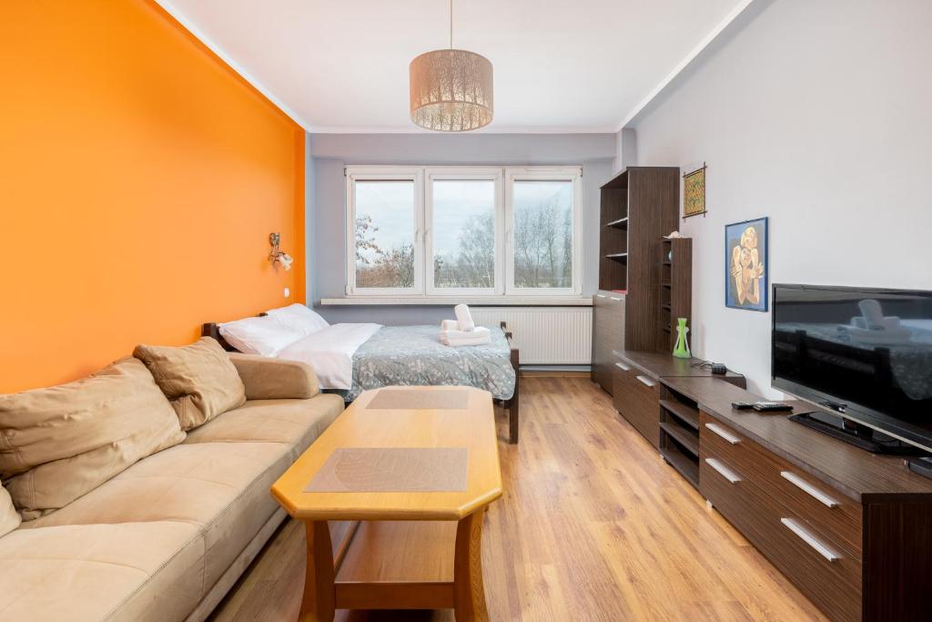 Zielona Nowa Huta Apartment by BookingHost — photo 1