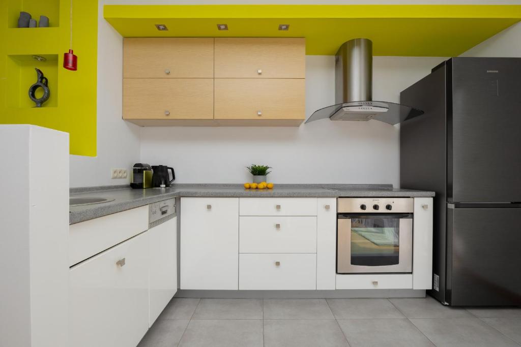 Sunny Apartment in the Heart of Warsaw by Noclegi Renters photo 2