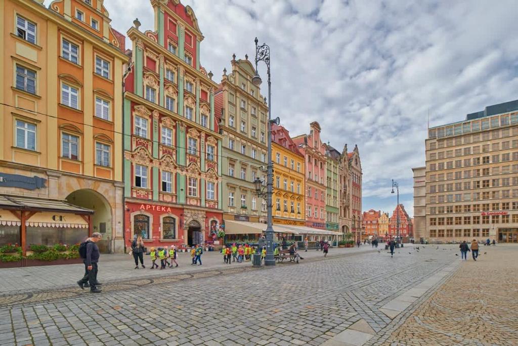 Rynek Apartment The Heart of the City by Noclegi Renters photo 3