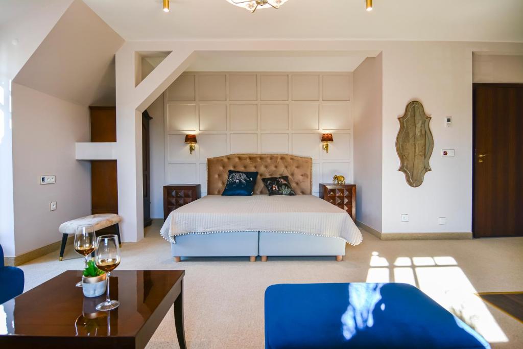 Willa Kashmir — photo 1
