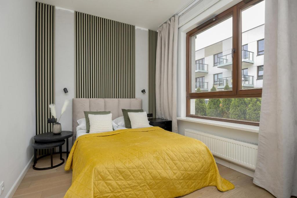 Spacious Family Apartment with Garden & Parking by Noclegi Renters photo 2