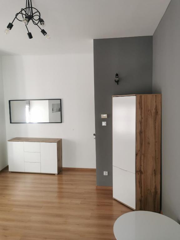 Town Square Apartment photo 2