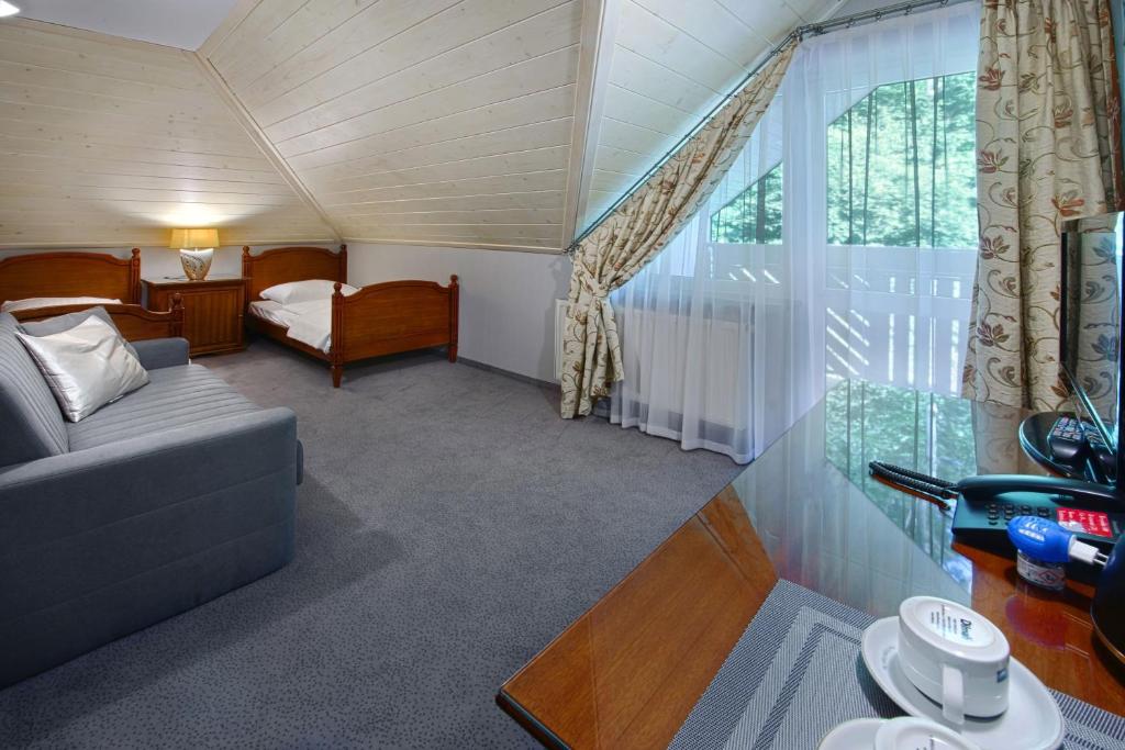 Hotel Zalesie photo 2