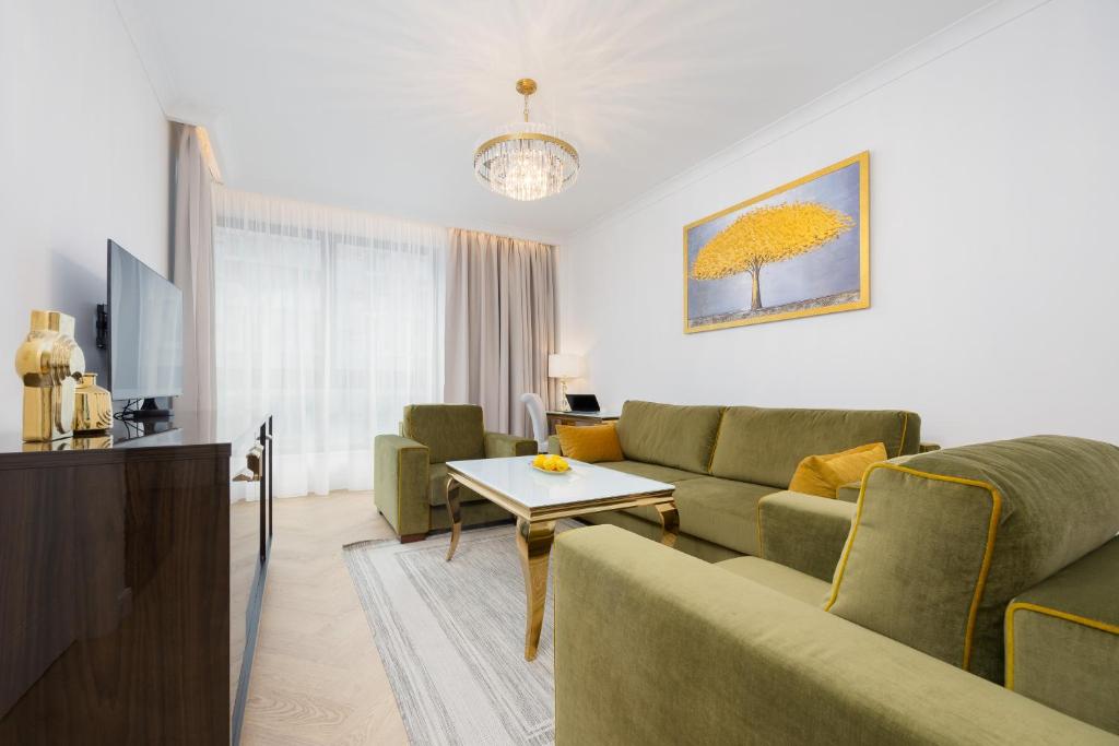 Stylish Grzybowska Apartments by Noclegi Renters — photo 1