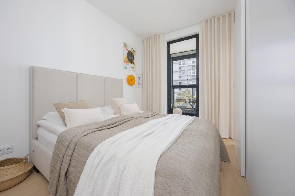 Stylish Grzybowska Apartments by Noclegi Renters photo 2
