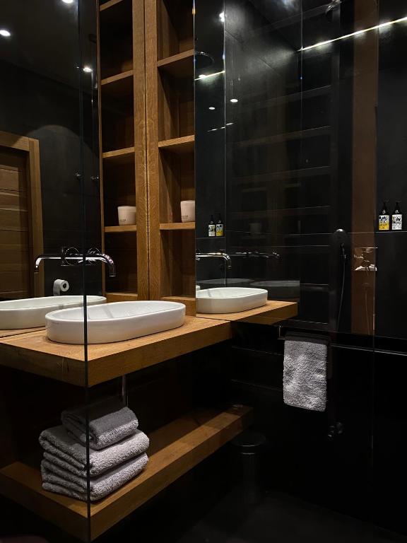 Townhall Apartments photo 3