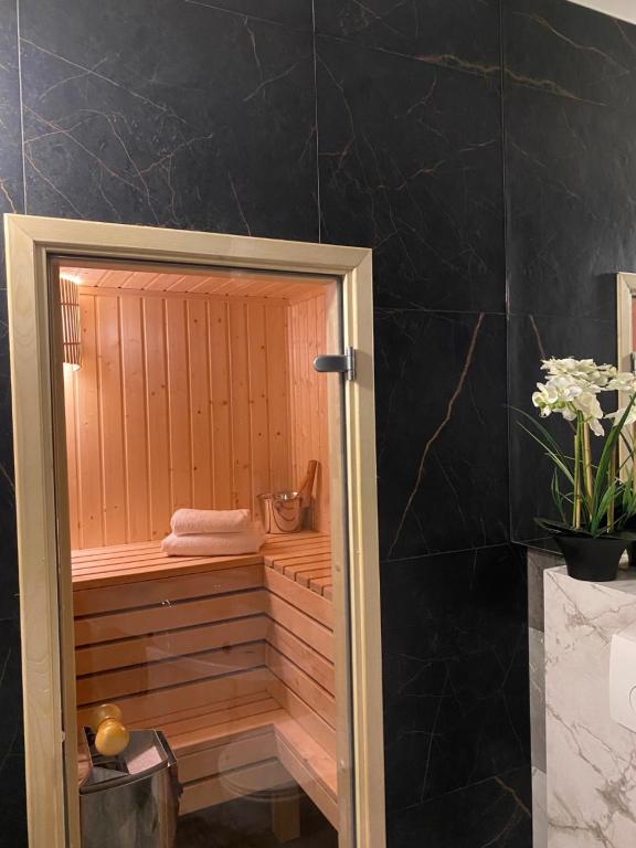 Family & Business Sauna Apartments No13 Leśny nad Zalewem Cedzyna Unikat -3 Bedroom with Private Sauna — photo 1