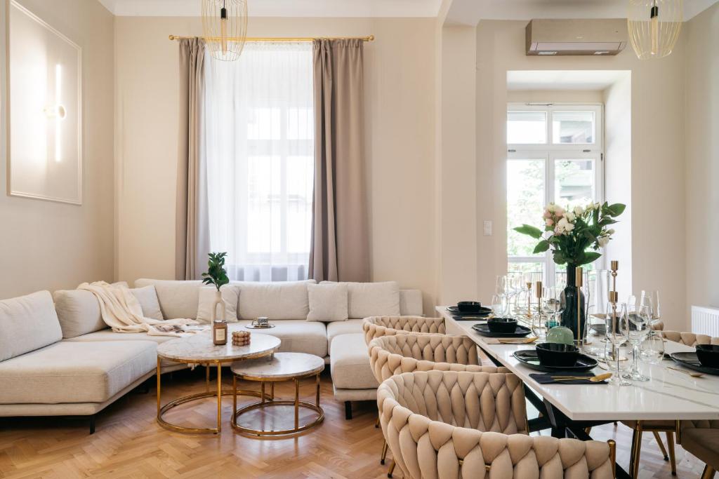 Old Town Oasis - bespoke apartments — photo 1