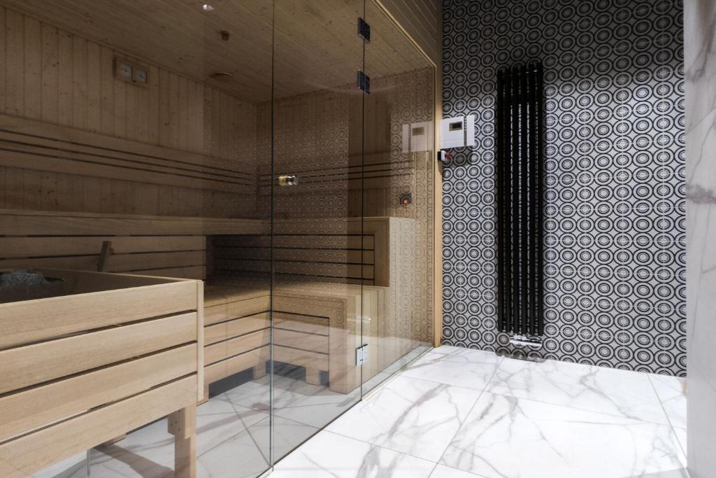 Sienna Grobla Apartment with View of the Motława Terrace & Sauna photo 2