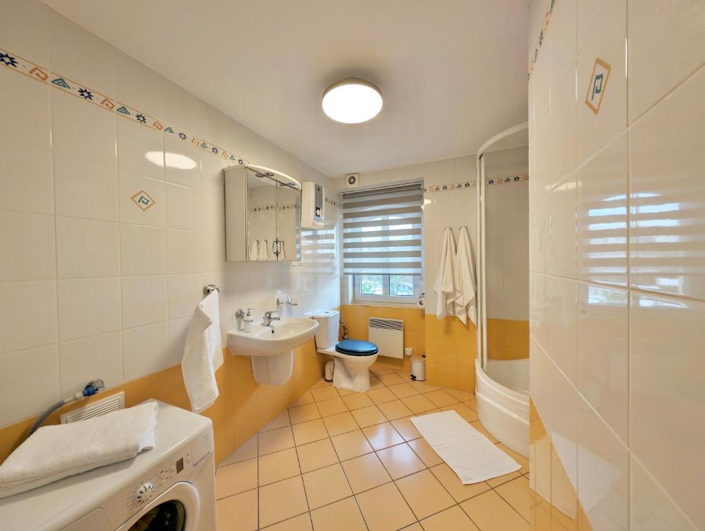 Sunflower Park Apartment photo 3