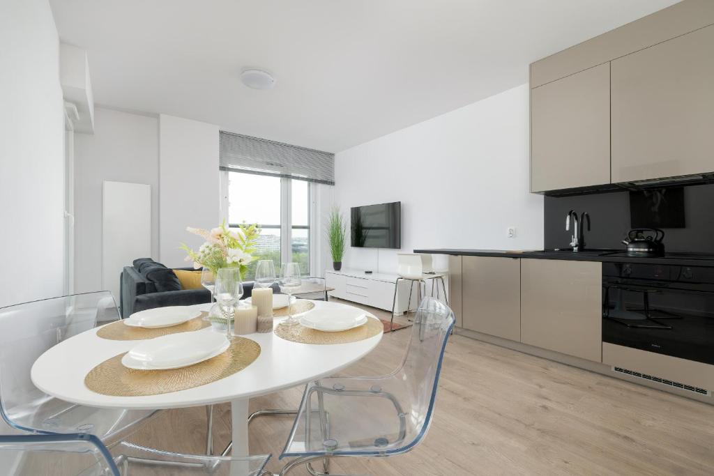 Apartment Sokolska City Center with Parking and access to Gym and Sauna by Noclegi Renters photo 3