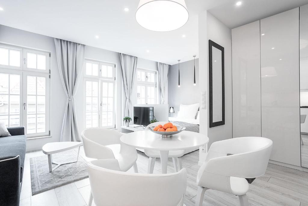 VIU White Moon Apartment — photo 1