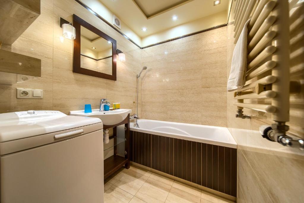 Wyspa Słodowa Apartment for 8 People by BookingHost photo 2