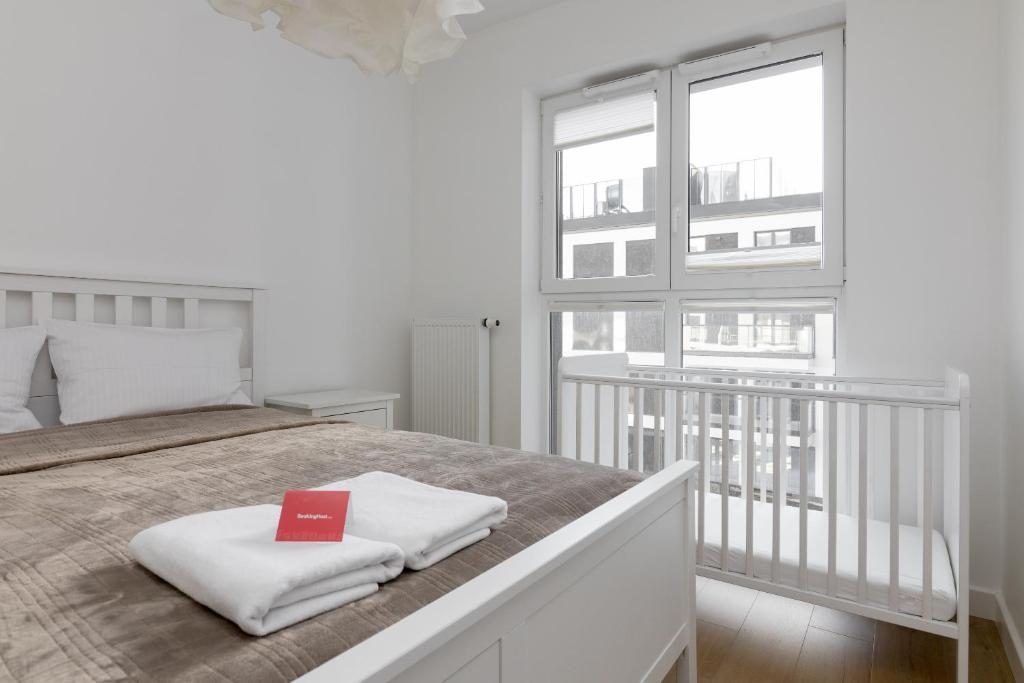 Rozłogi Sunny Apartment by BookingHost photo 2