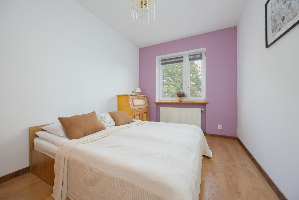 Spacious Apartment with Parking by Noclegi Renters photo 2