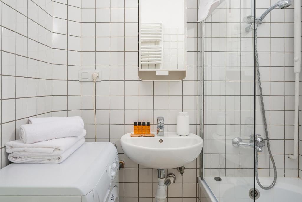 Wola Ratusz Homely Apartment by BookingHost photo 3