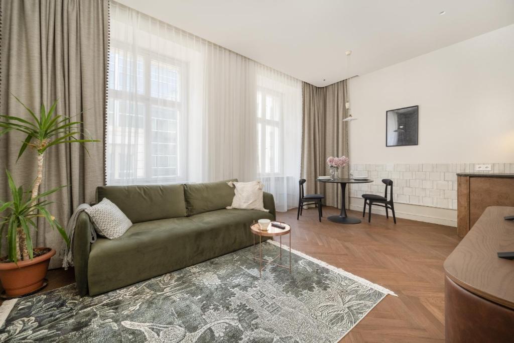 Stylowy Apartament przy Rynku Głównym we Wrocławiu by Rent like home — photo 1