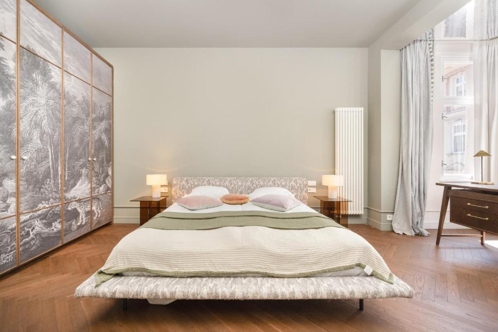 Stylowy Apartament przy Rynku Głównym we Wrocławiu by Rent like home photo 3