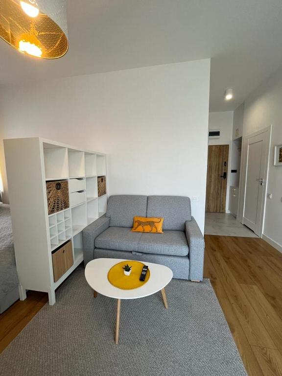 R HOUSE - brand new apartments with patio and garage photo 2