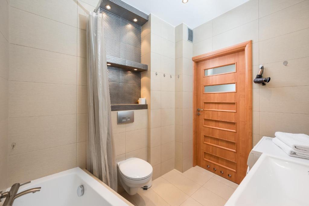 Saska Kępa Pleasant Apartment by BookingHost photo 3
