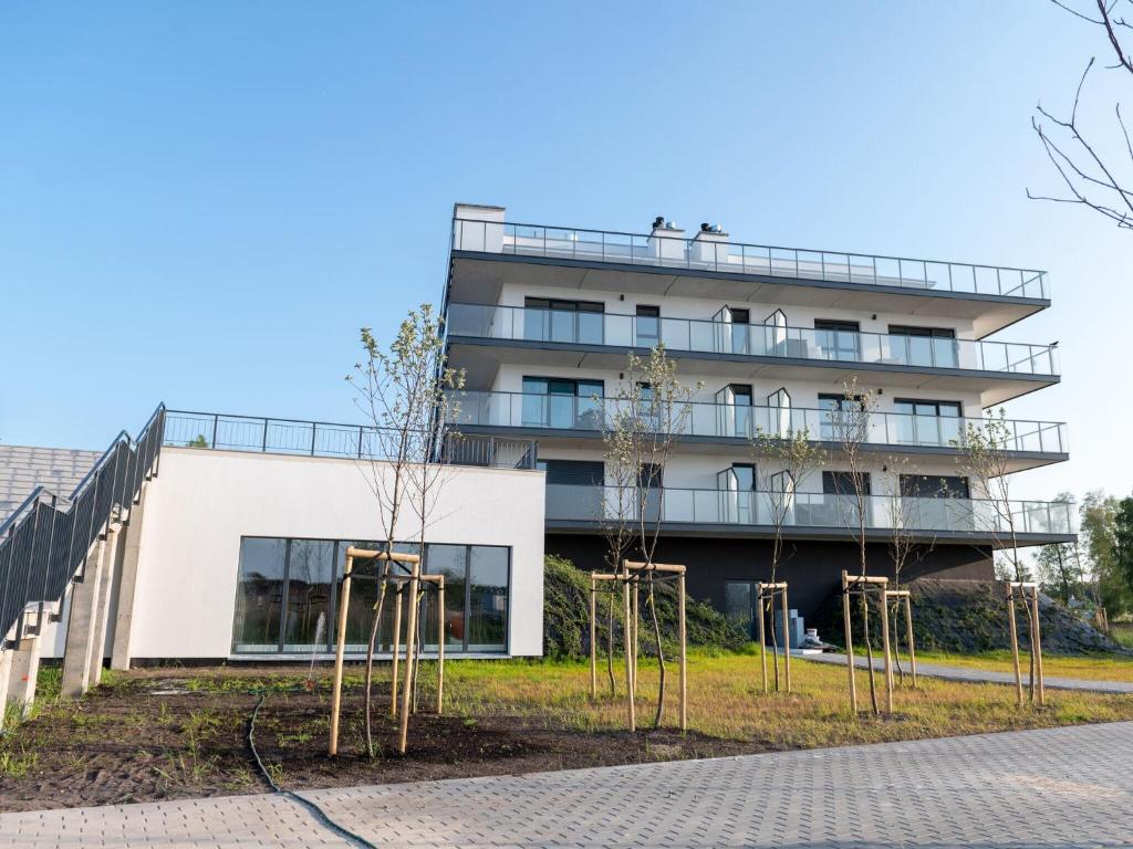 Apartment by Dziwna River with Pool Access — photo 1