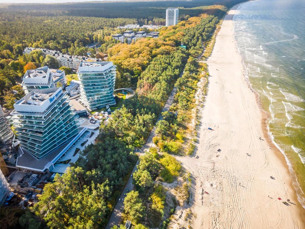 Royallux Apartment Waves Resort & SPA - Sea View from Balcony by Renters Prestige photo 2