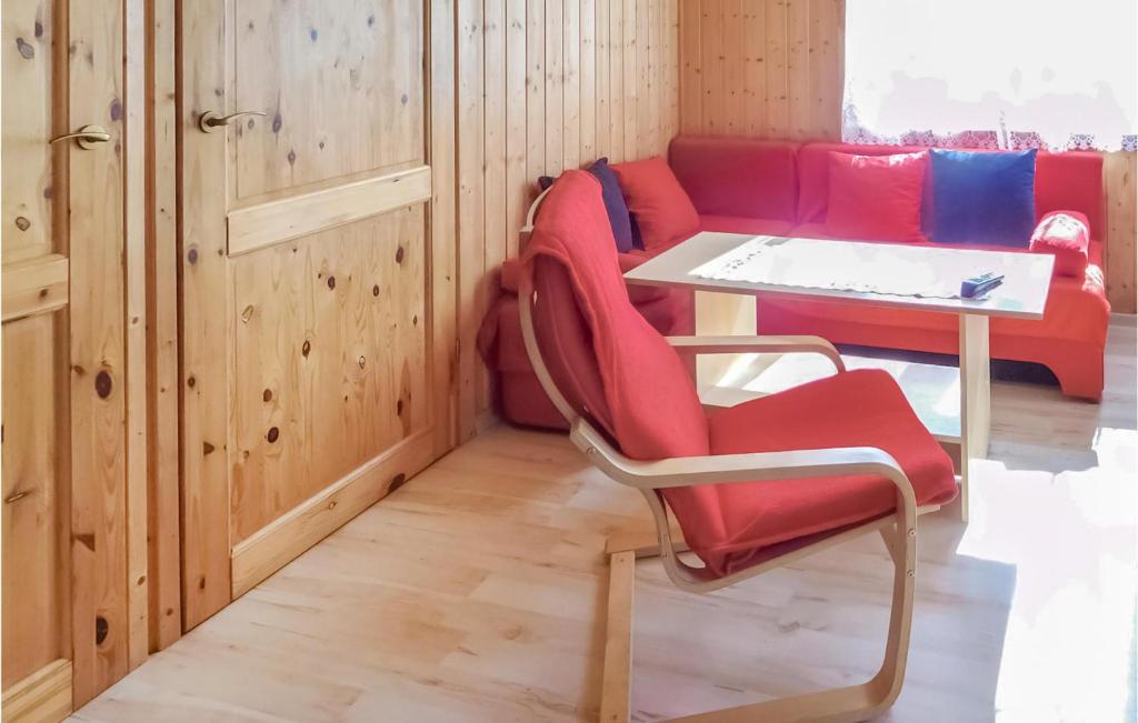 2 Bedroom Lovely Home In Wicie photo 3