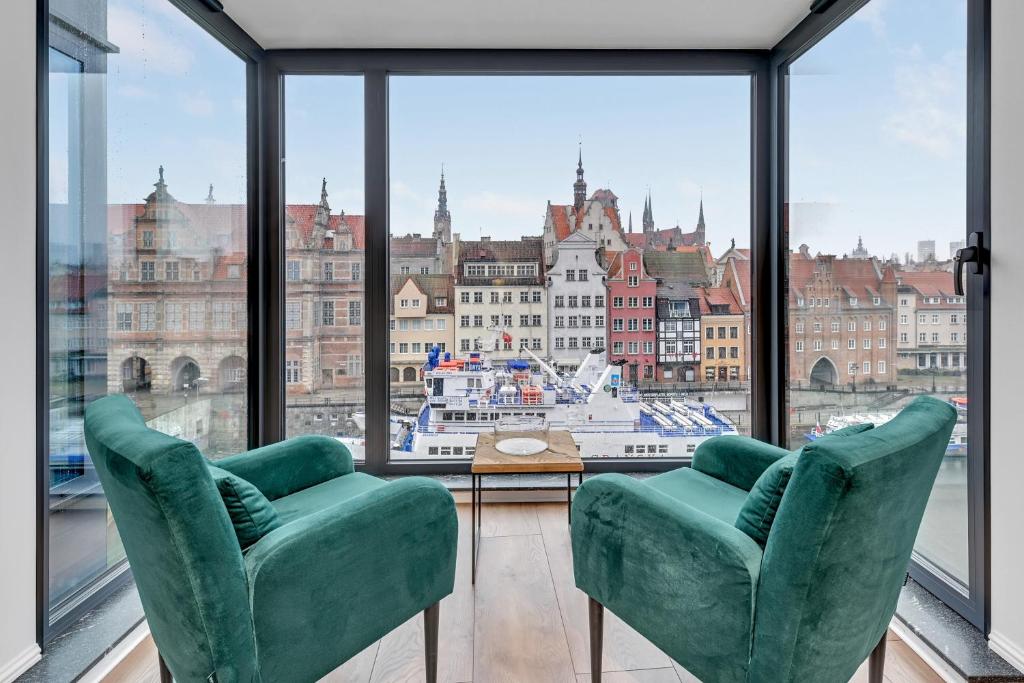 Deo Plaza Luxury Apartments by Blue Mandarin — photo 1