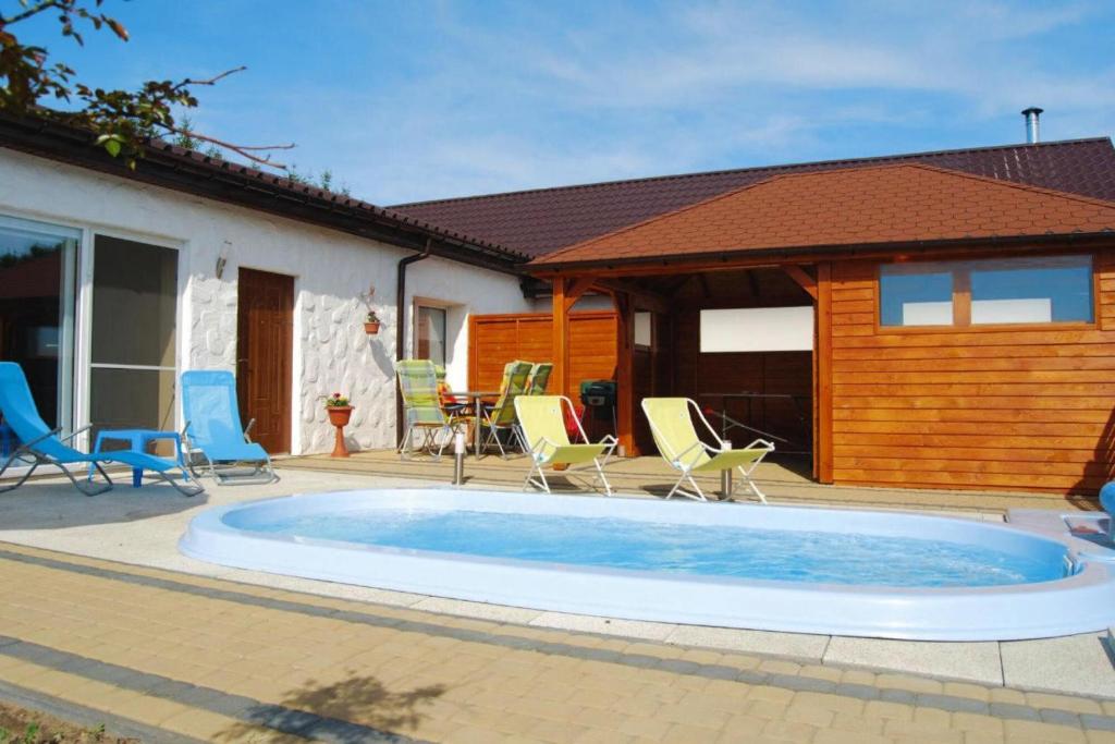Terraced house with pool and sauna — photo 1