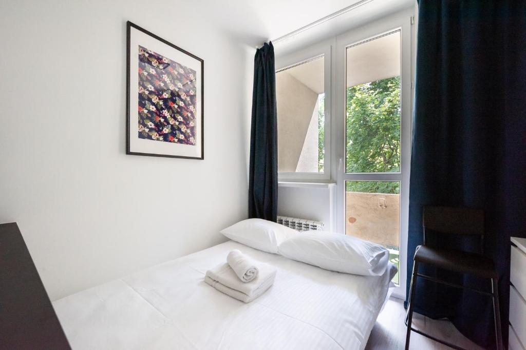 Wola Comfort Studio #1 by BookingHost photo 2
