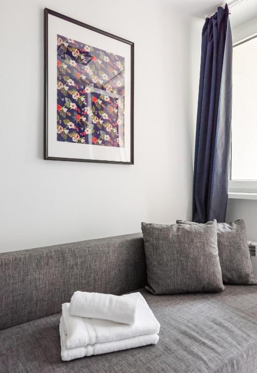 Wola Comfort Studio #1 by BookingHost photo 3