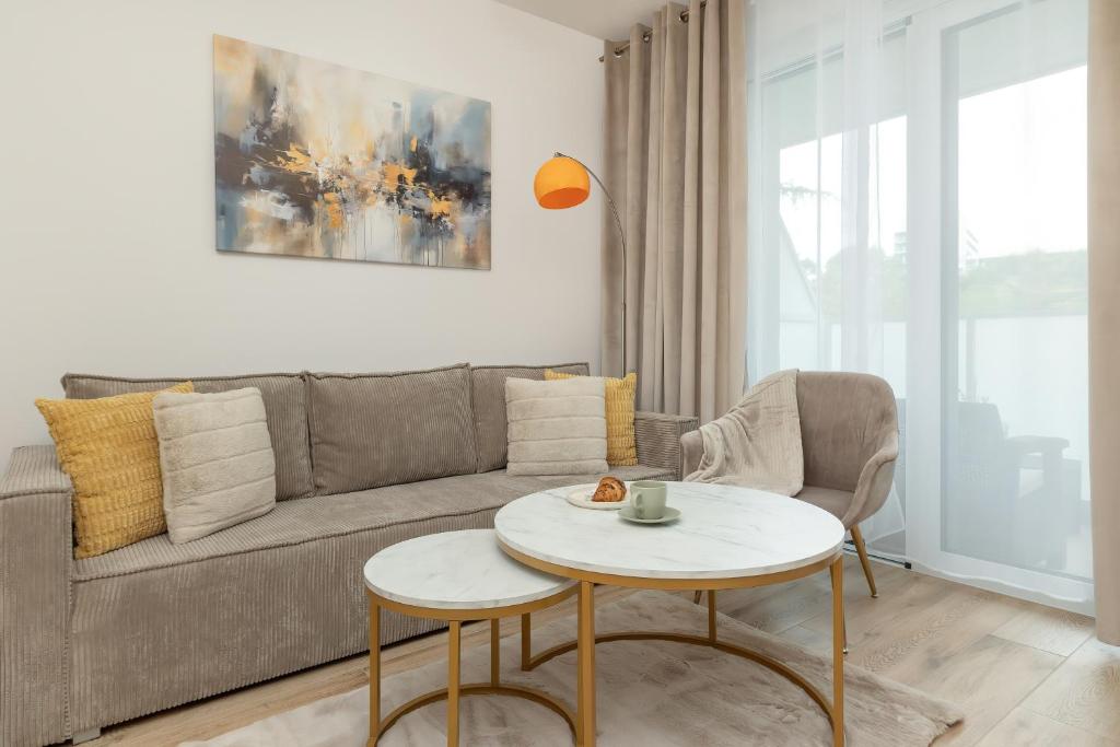 Stylowe Apartamenty z Parkingiem i Balkonem w Kołobrzegu by Noclegi Renters photo 3
