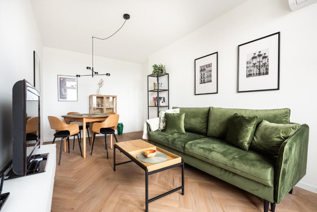 Saska Kępa 2-Bedroom Apartment by BookingHost — photo 1