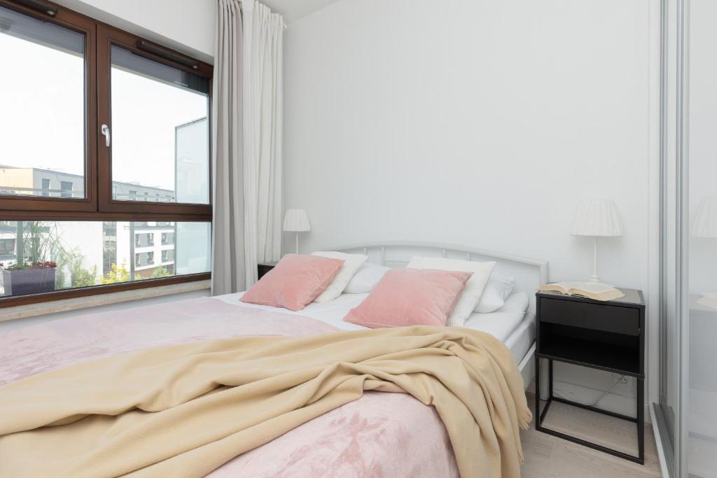 Sarmacka Apartment with Balcony Warsaw Wilanów by Noclegi Renters photo 2