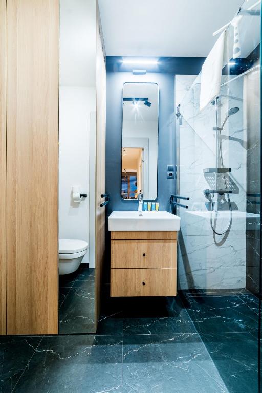Wilda Deluxe Apartment by BookingHost photo 3