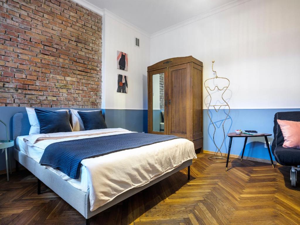 Silent blue apartment / Kochanowskigo St photo 2