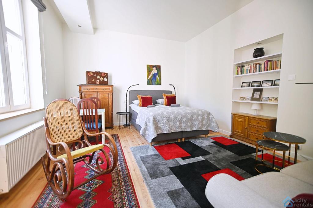 Beige and Red 3city Studio in Sopot by Noclegi Renters — photo 1