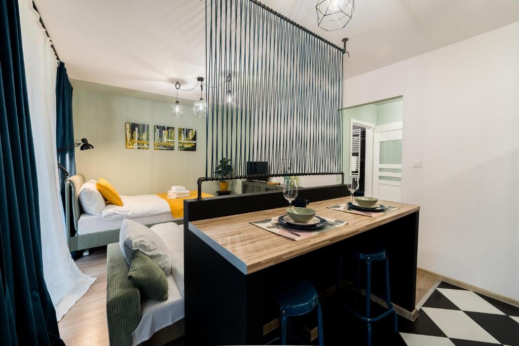 Strzelecka Old Town Studio by BookingHost photo 3