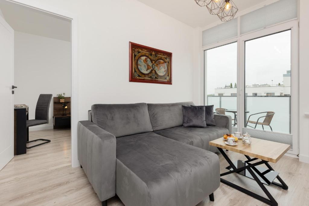 Spacious Apartment with Parking Warsaw Ursus by Renters Prestige photo 2