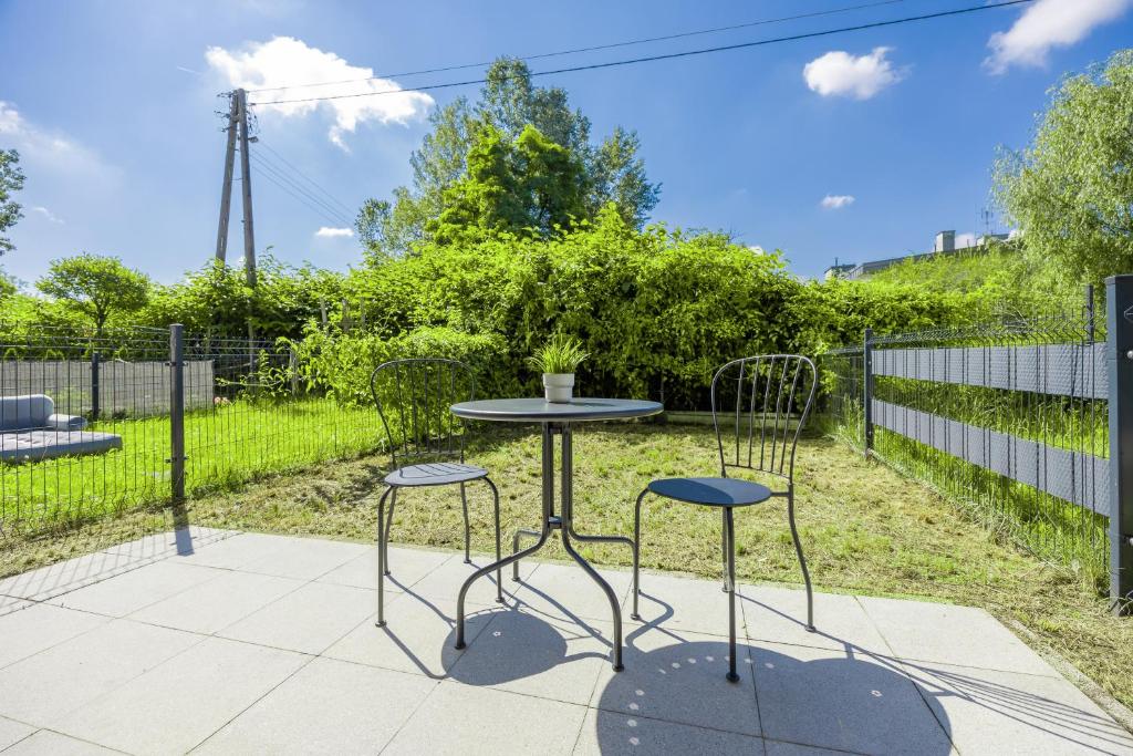 Wyjątkowy Apartament z Uroczym Ogródkiem oraz Parkingiem by Noclegi Renters photo 3