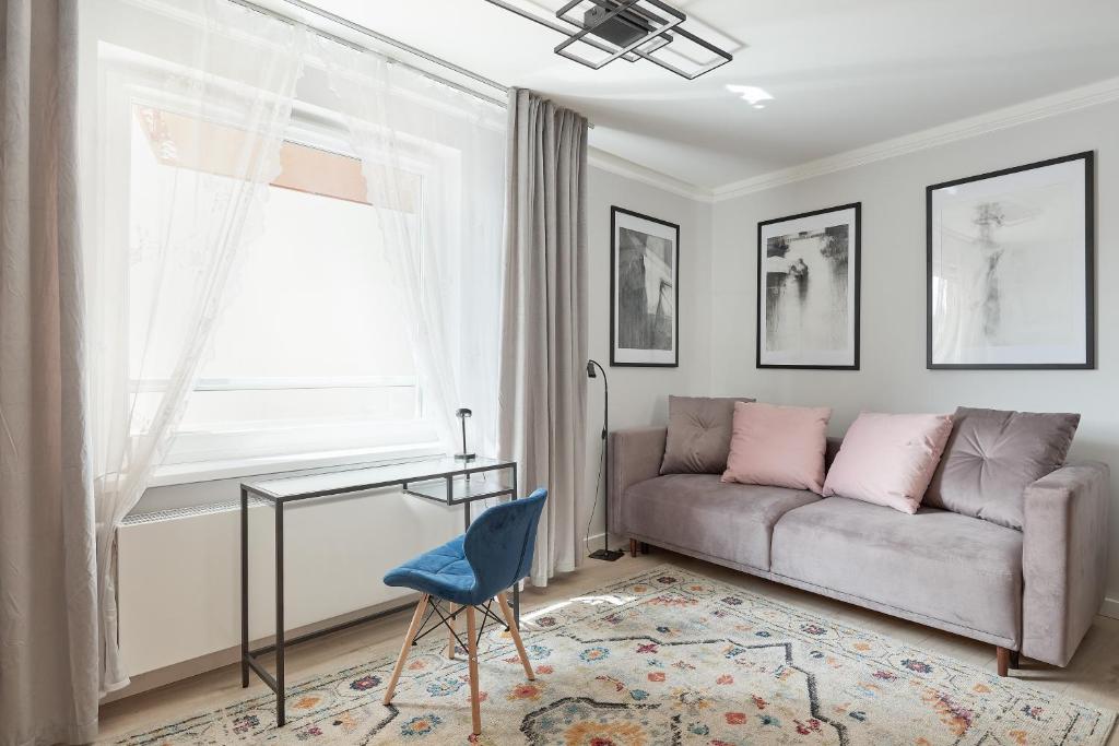 Rynek Jeżycki Apartment by BookingHost — photo 1