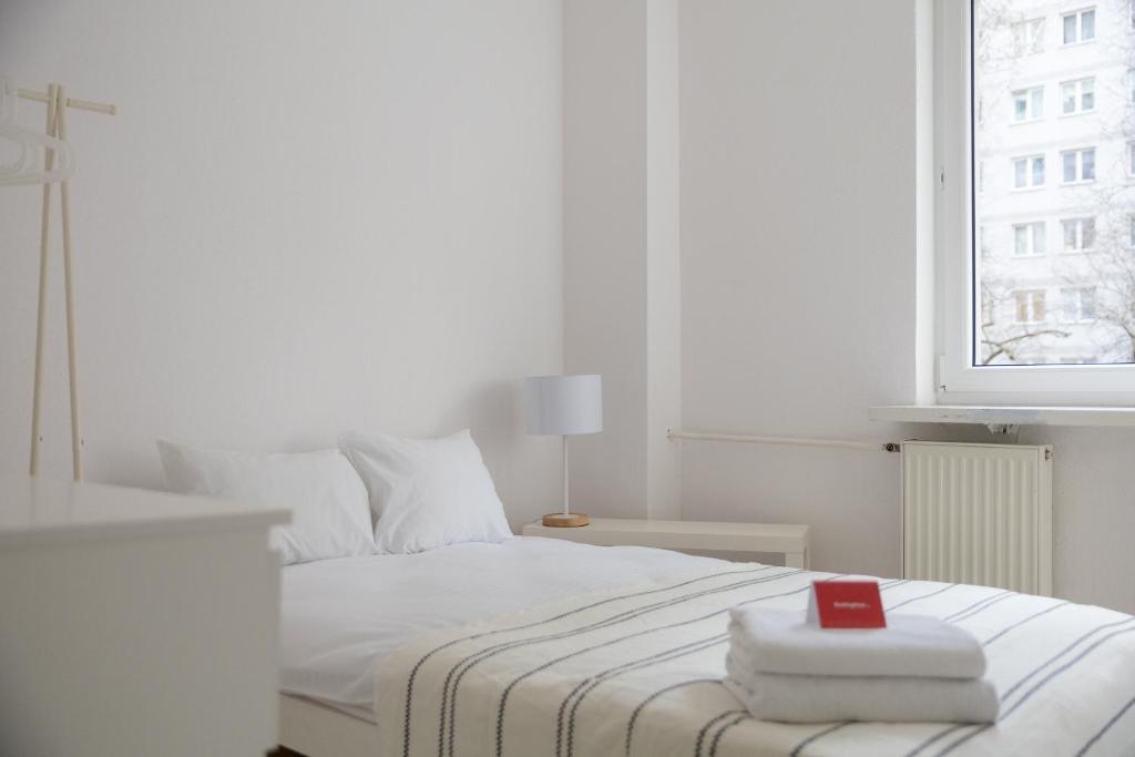 Rondo ONZ Sunny Apartment by BookingHost photo 2