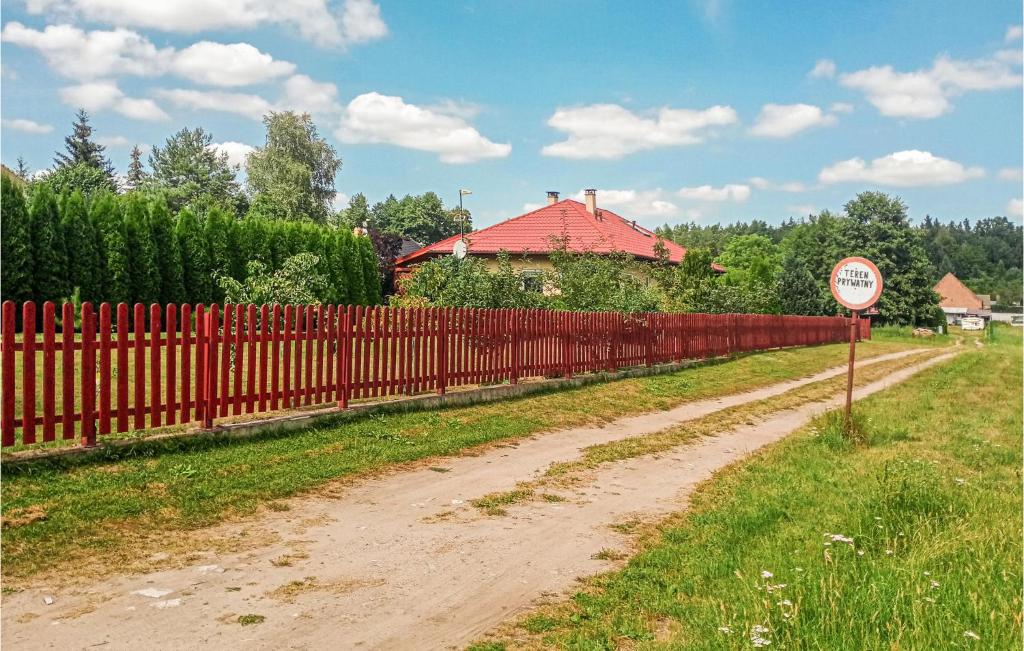 3 Bedroom Amazing Home In Parzensko photo 2