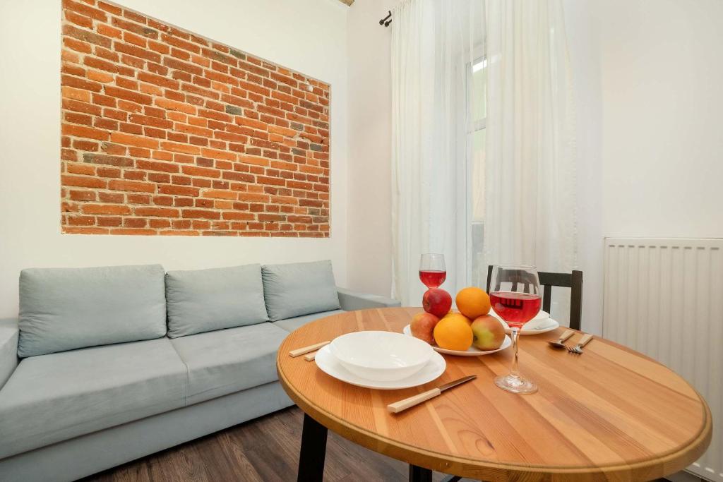 Przytulne Studio z Antresolą w Łodzi by Noclegi Renters — photo 1