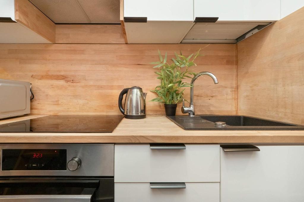 Przytulne Studio z Antresolą w Łodzi by Noclegi Renters photo 3