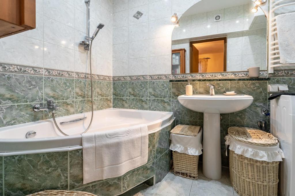 Willa Cosy Bielsko-Biała by BookingHost photo 3