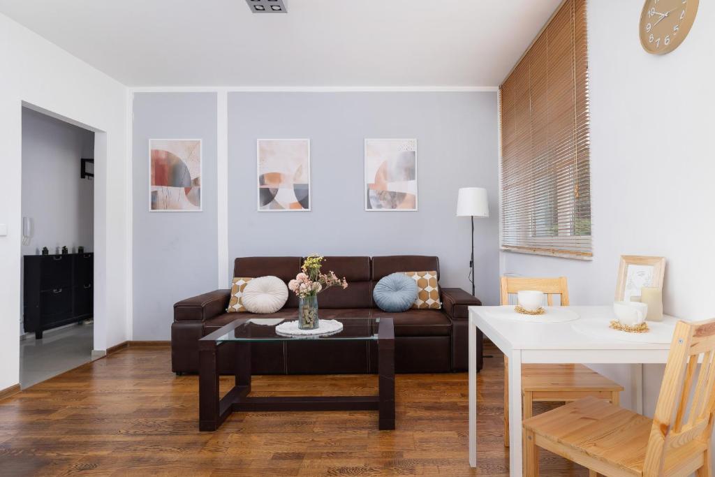 Stylowy Apartament z oddzielna sypialnią niedaleko centrum Chorzowa by Noclegi Renters — photo 1