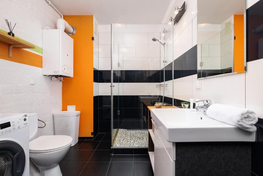Stylowy Apartament z oddzielna sypialnią niedaleko centrum Chorzowa by Noclegi Renters photo 3
