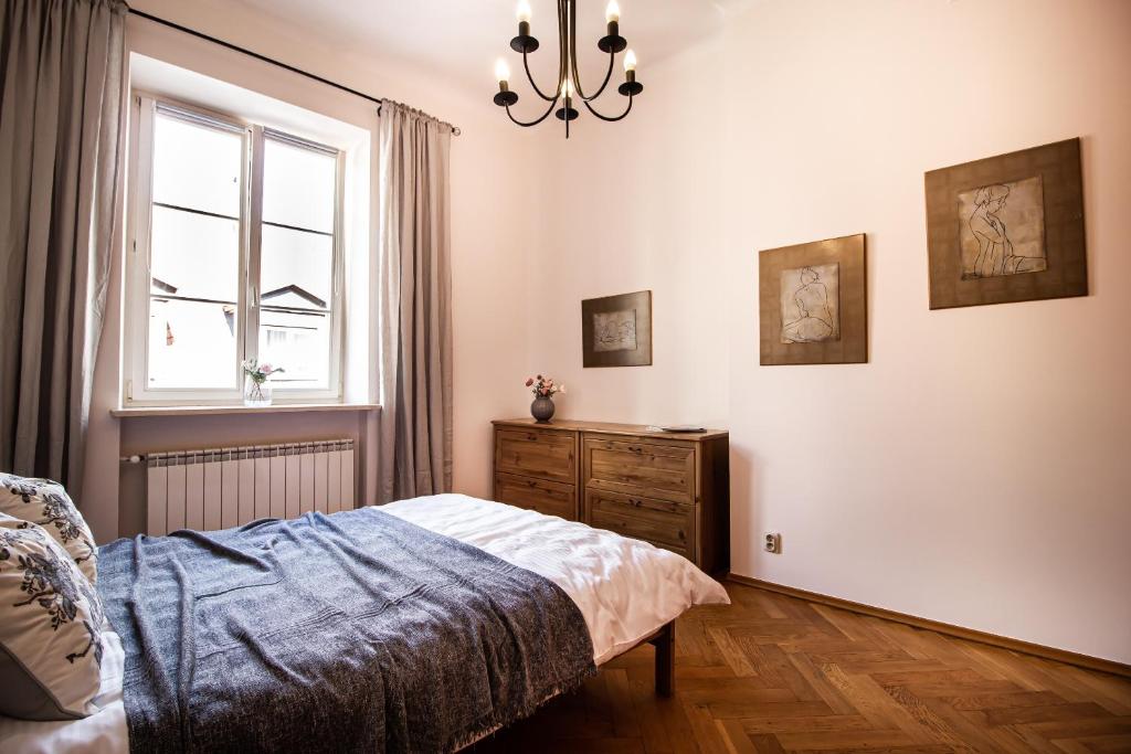 Świętojańska Old Town Apartment by BookingHost photo 2